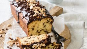 Für den veganen Straciatella-Kuchen wird Tofu verwendet