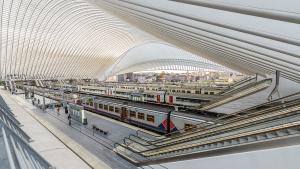 Bahnhof Liège-Guillemins wurde von Santiago Calatrava entworfen