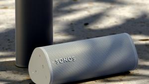 Der Sonos Roam misst nur rund 17 mal 6 Zentimeter