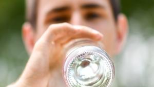 Besser Wasser als zuckerhältige Limonade trinken