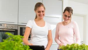 One-Tray-Gerichte eignen sich wunderbar, wenn spontan Freunde kommen