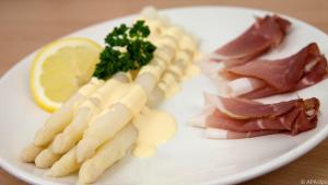 Spargel mit Sauce Hollandaise - der Klassiker