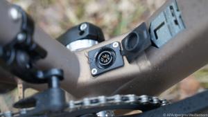 Neue Energie: Geladen werden muss das Bike über die Buchse in Tretlagernähe