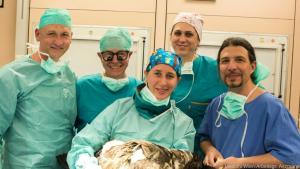 v.li.: Oskar Aszmann (MedUni Wien), Rickard Branemark (MIT Media Lab USA & Schweden), Sarah Hochgeschurz (VetmedUni Wien), Flavia Restitutti und Attillio Rocchi (beide Dept. Anästhesie der VetmedUni Wien)