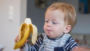 Ganz fies sind Flecken von Bananen auf Babykleidung