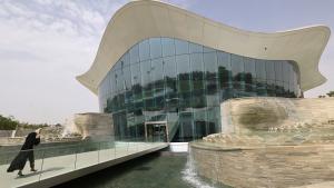 Von außen ist Deep Dive Dubai architektonisch auffällig
