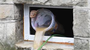 Nach einer Überflutung muss das Wasser so schnell wie möglich aus dem Gebäude raus