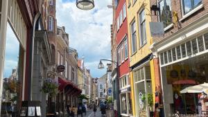 Mit der Kleinen Overstraat verfügt Deventer über eine ansehnliche Einkaufsstraße