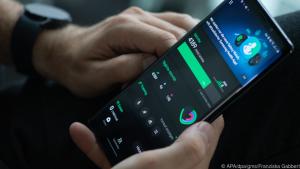 Die erfassten Gesundheitsdaten werden mit der App Samsung Health synchronisiert