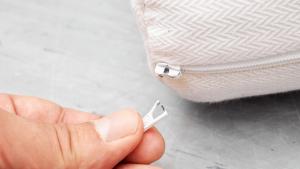 Wenn sich solche Kleinteile lösen, droht Kindern Erstickungsgefahr