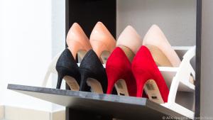 Im Idealfall ist die Fersenkappe von Highheels weich und ins Innenleder eingearbeitet