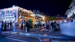 Musik und coole Drinks: Party auf La Placita in San Juan