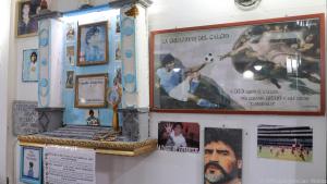 Ein Altar für den Star: Die Bar Nilo ist reich verziert mit Bildern von Maradonna