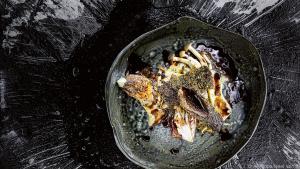 Rehrücken vom Grill mit Radicchio und Pilzen