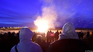 Die Biike-Feuer sind im Februar in Nordfriesland ein Spektakel