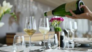 Die Glasform beeinflusst den Geschmack beim Champagner-Schlürfen