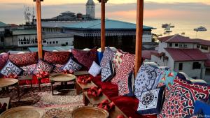 Orientalische Dachterrasse des Emerson Hotels auf Sansibar