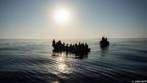 Zehntausende versuchen die gefährliche Flucht über das Mittelmeer