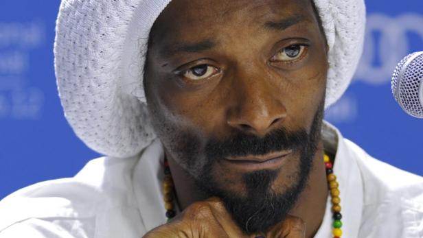... Rapper Snoop Dogg wegen Marihuanabesitzes festgenommen wurden.