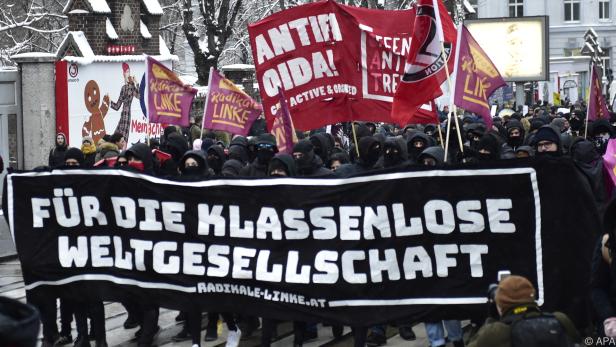 Einige tausend Menschen demonstrierten gegen die ÖVP/FPÖ-Politik