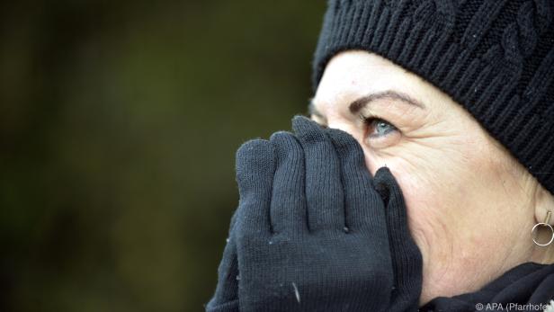 Frauen bekommen tatsächlich öfter kalte Hände und Füße