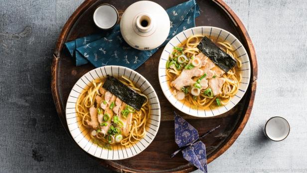 Die "Tampopo-Nudelsuppe" besteht u.a. aus Ramen und Bauchfleisch-Scheiben