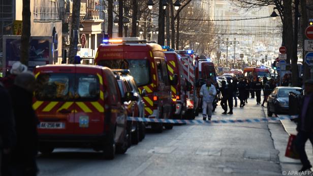 Die Polizei streckte den Angreifer mit Schüssen nieder