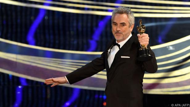 Alfonso Cuaron mit seinem Oscar für die Beste Kamera