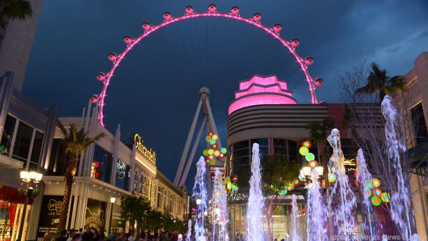In Las Vegas kann man an vielen Orten heiraten, z.B. im Riesenrad "High Roller"