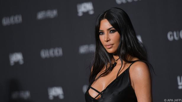Kim Kardashian macht ein Kanzlei-Praktikum