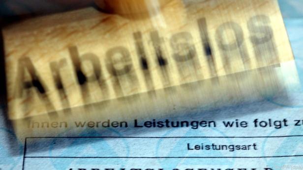 44,7 Prozent der Erwerbslosen zwölf Monate oder länger ohne Arbeit