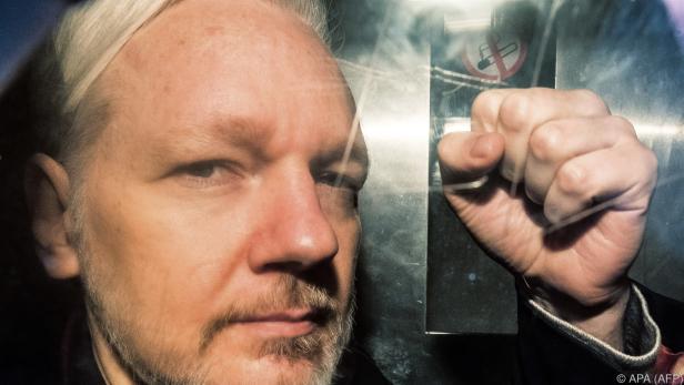 Assange sitzt derzeit Haftstrafe in Großbritannien ab