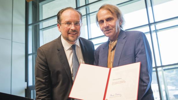 Kulturminister Schallenberg mit Schriftsteller Houellebecq
