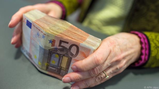 So viel Bargeld sollte man sicherheitshalber nicht mitnehmen