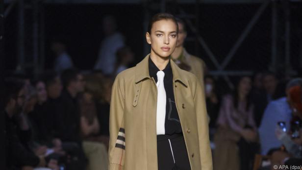 Diverse Modelabels wie Burberry geben den neuen Trend vor