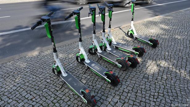 Vier von zehn Befragten lehnen E-Scooter ab