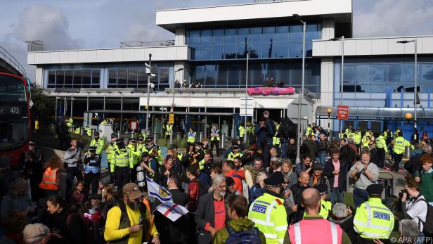 Protestaktion am Londoner City Airport