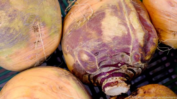 Roh schmecken Steckrüben ähnlich wie Kohlrabi