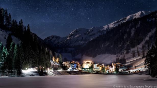 Glühwein unter Sternen: Adventmarkt in Zauchensee im Salzburger Land