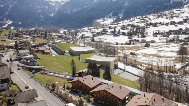 Die neue Bahnstation mit Seilbahnterminal in Grindelwald im Berner Oberland