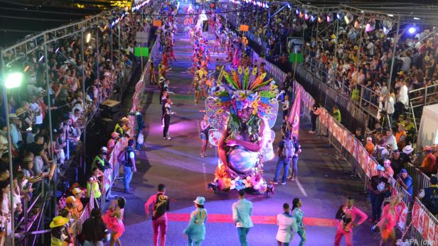 Salsa-Parade beim Volksfest Feria de Cali