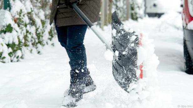 Im Winter ist eine gute Schneeschaufel hilfreich