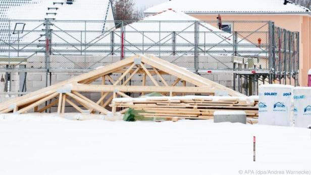 Nicht immer muss der Hausbau bei schlechter Witterung im Winter stoppen