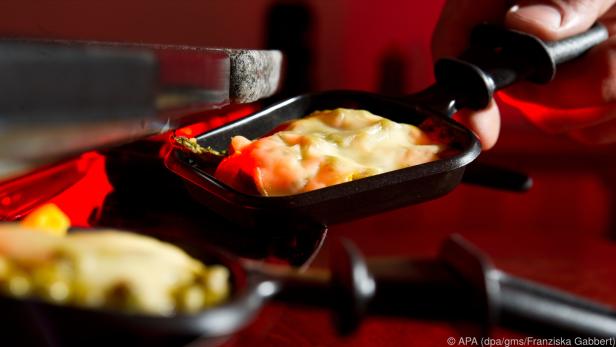 Beliebter Party-Klassiker: Raclette lässt sich auch ohne Fettnäpfchen gestalten