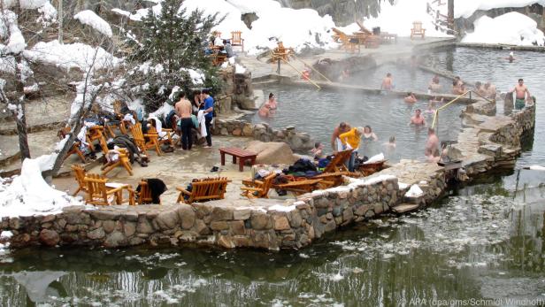 Strawberry Hot Springs in Steamboat: Wintergäste genießen die heißen Quellen