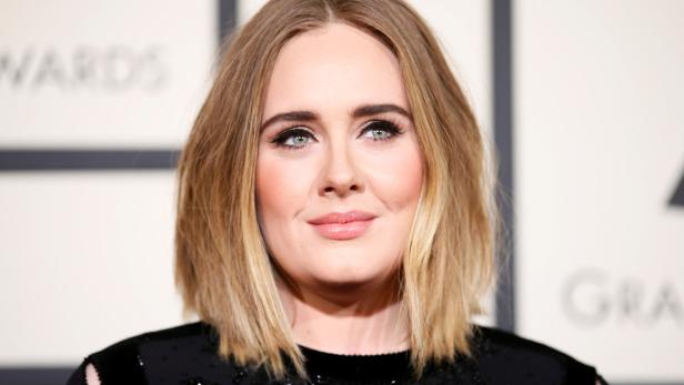 Adele ist Oscar-, Golden-Globe- und fünfzehnfache Grammy-Gewinnerin und hat bislang mehr als 100 Millionen Tonträger verkauft.