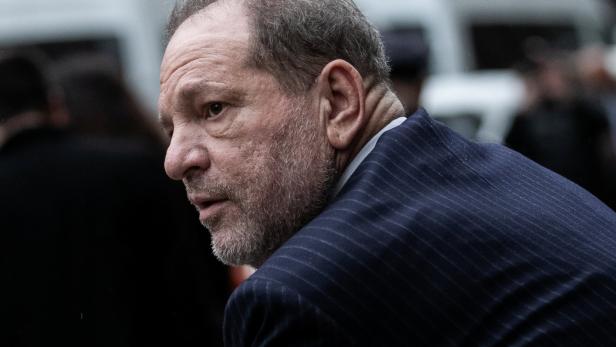 Die Schlussplädoyers in Weinstein-Prozess beginnen mit Verteidigung