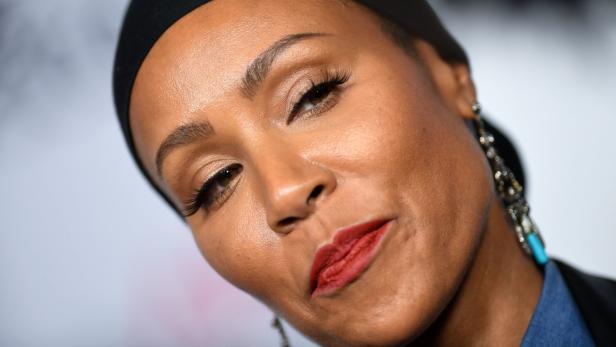 Hat Jada Pinkett Smith gelacht? Video zeigt Reaktion auf Ohrfeige