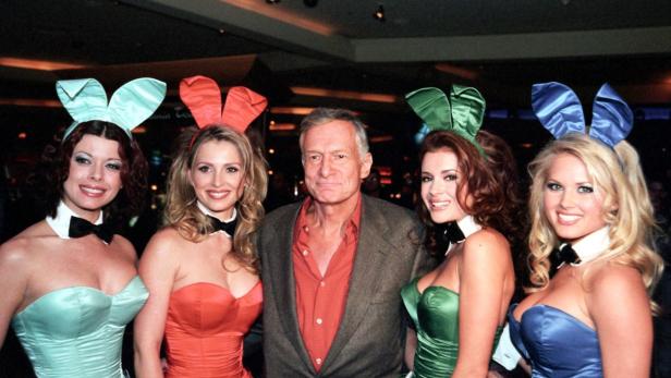 Hugh Hefner mit seinen Bunnys