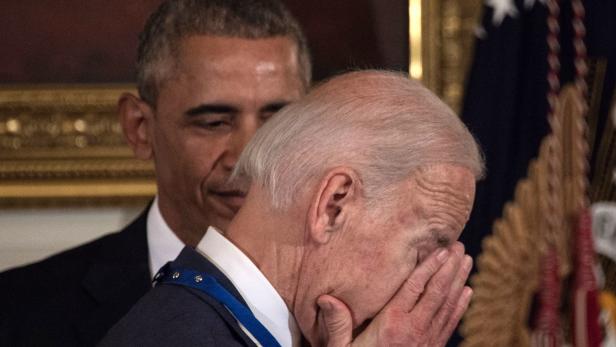 Joe Biden soll Ex-Mitarbeiterin sexuell attackiert haben